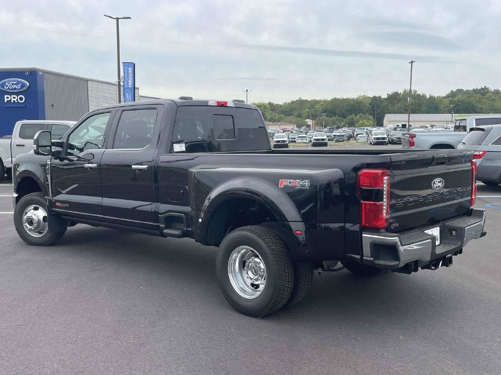 2027 Ford F-350SD Lariat DRW