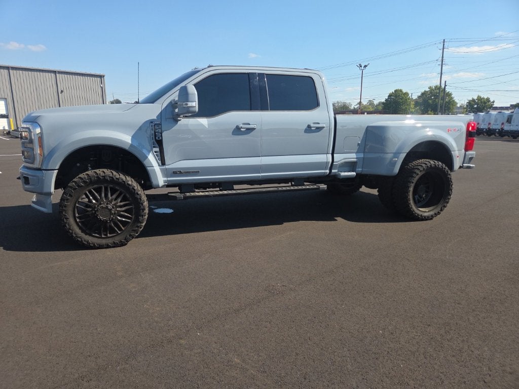 2025 Ford F-450SD Lariat DRW