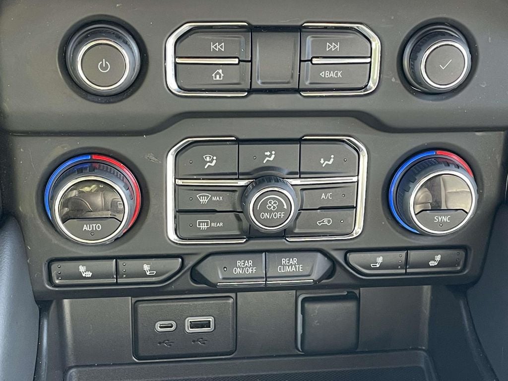 2022 Chevrolet Suburban RST