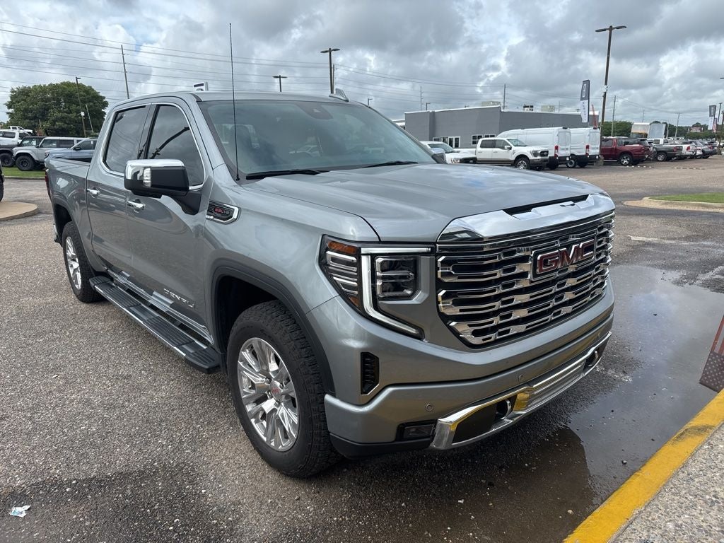 2025 GMC Sierra 4WD Crew Cab Short Box Denali's photo