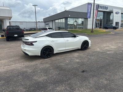 2023 Nissan Maxima SR