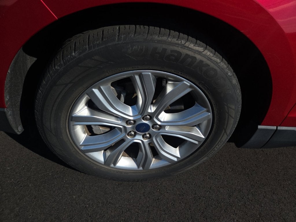 2021 Ford Edge Titanium