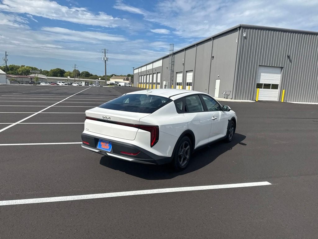 2025 Kia K4 LXS