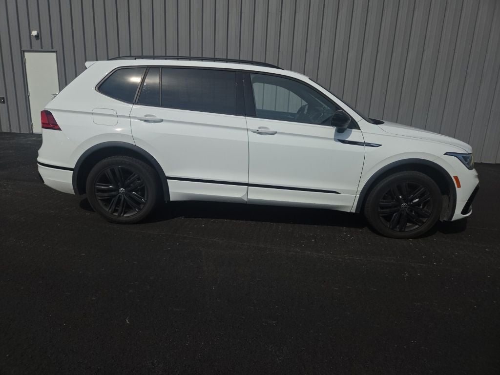 2022 Volkswagen Tiguan 2.0T SE R-Line Black