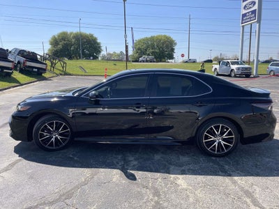2022 Toyota Camry SE