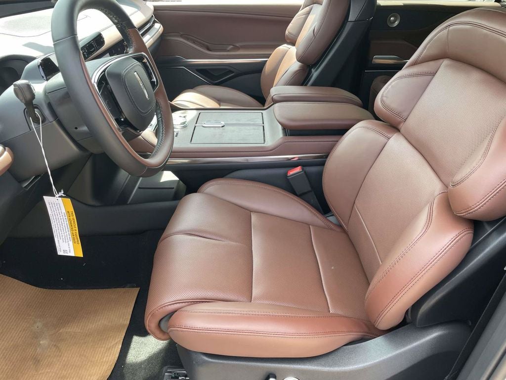 2027 Lincoln Navigator Reserve
