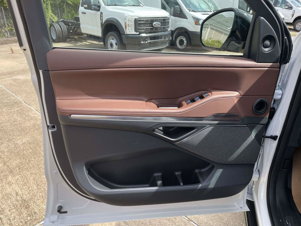 2027 Lincoln Navigator Reserve