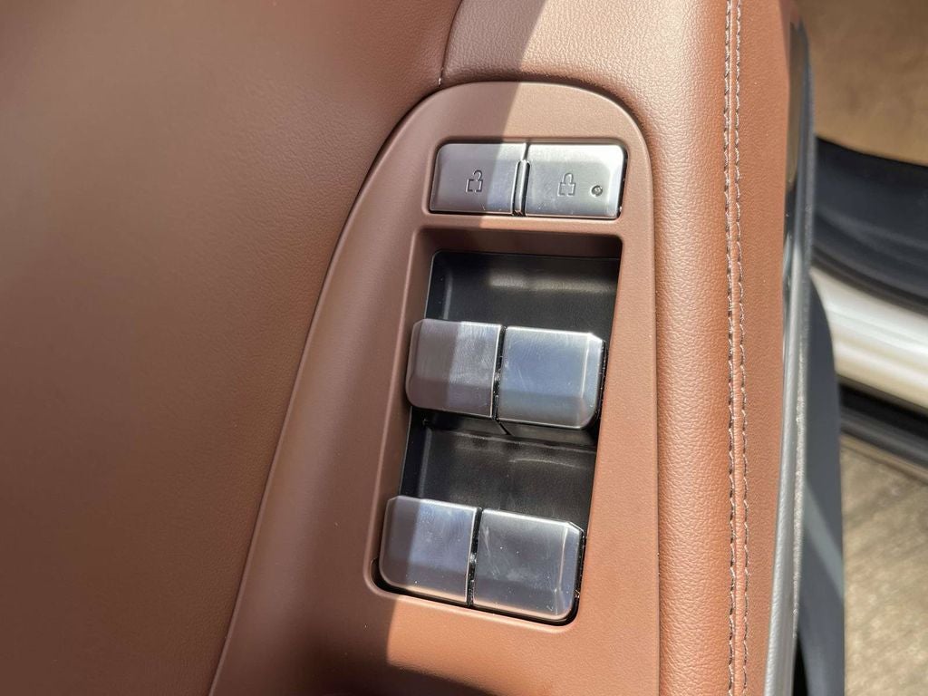 2027 Lincoln Navigator Reserve