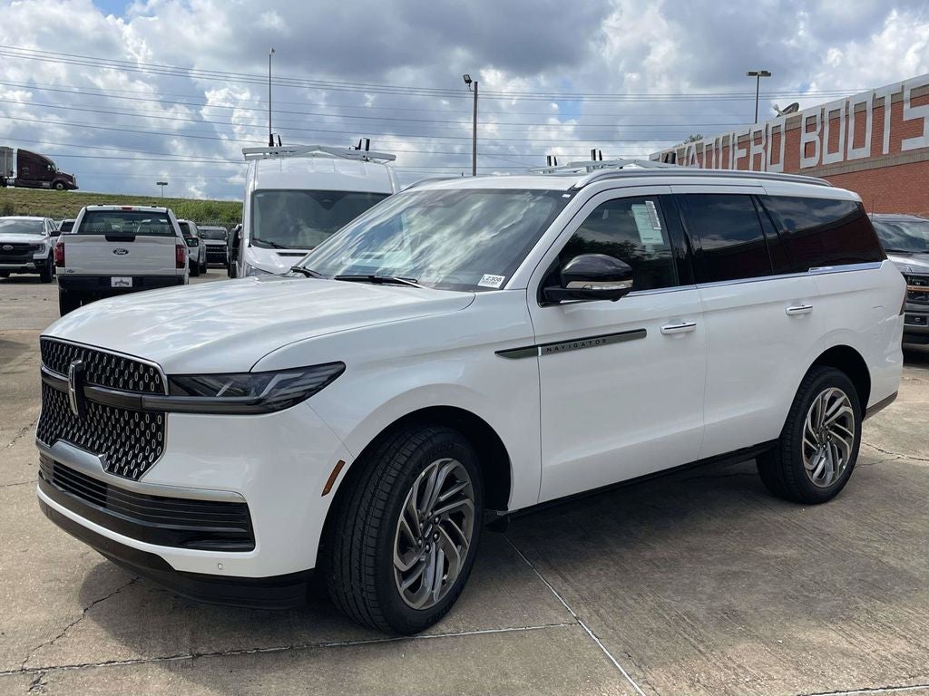 2027 Lincoln Navigator Reserve