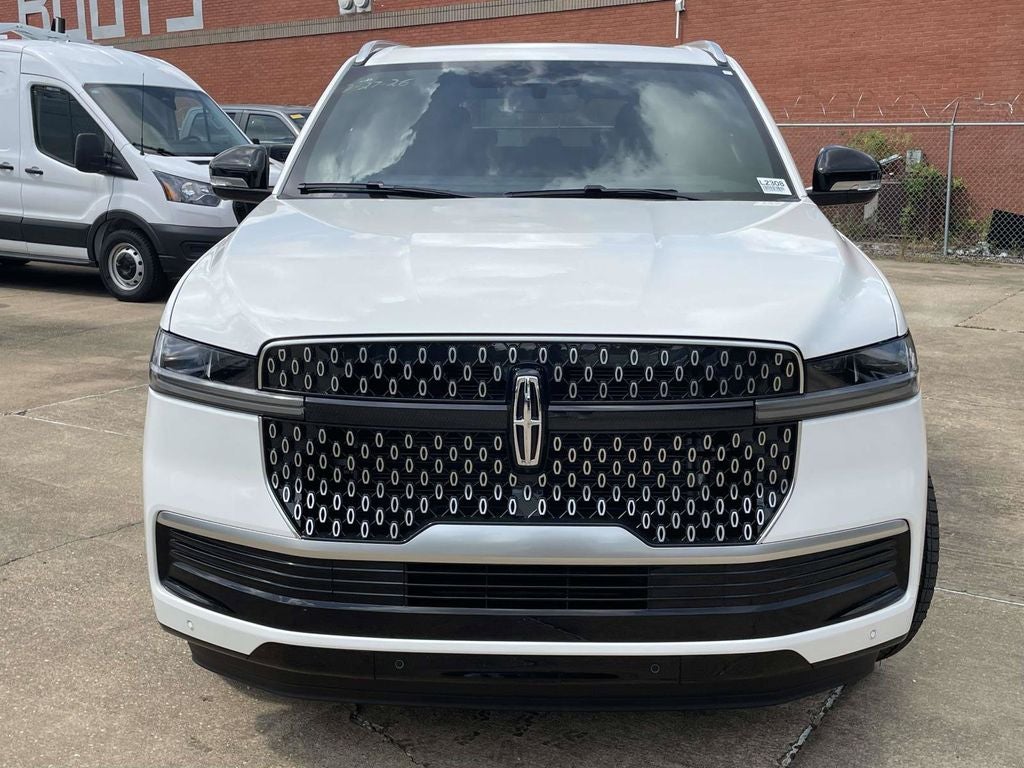 2027 Lincoln Navigator Reserve