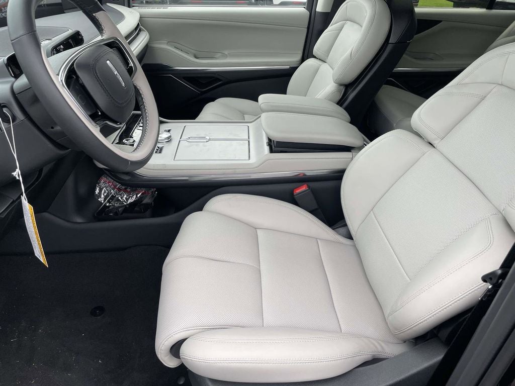 2026 Lincoln Navigator Premiere