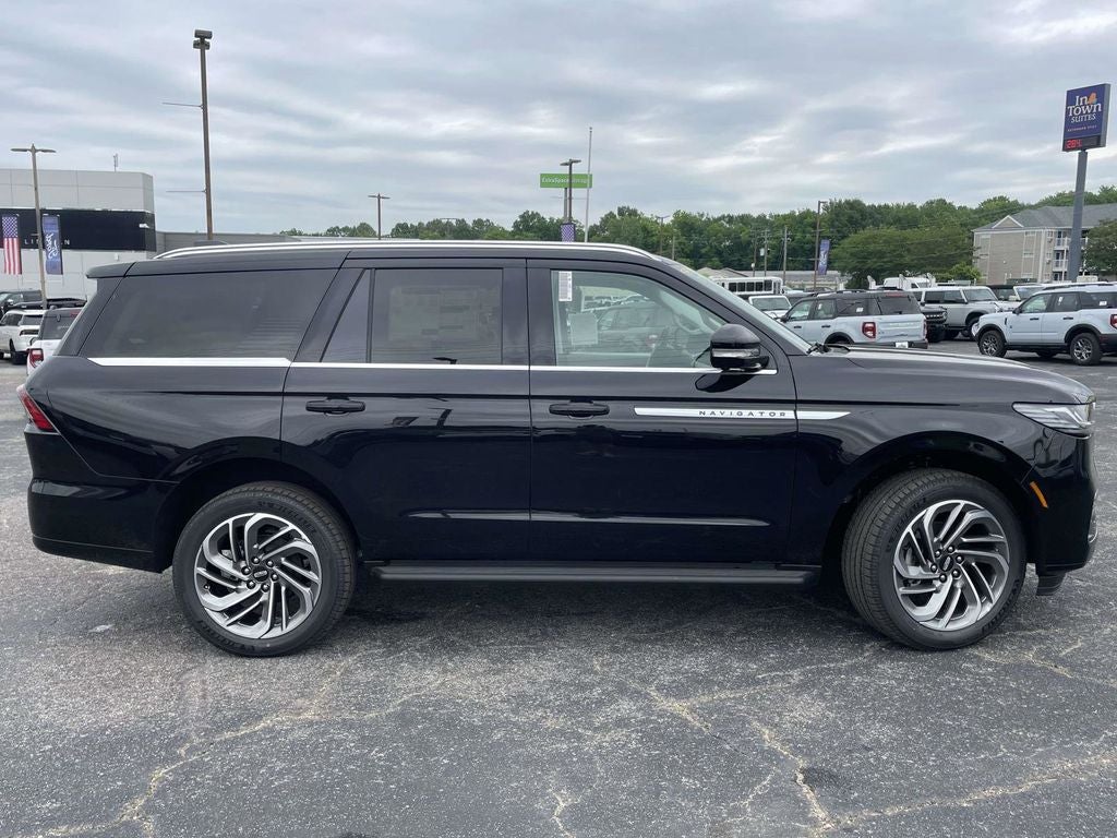 2026 Lincoln Navigator Premiere