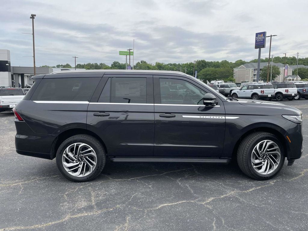 2026 Lincoln Navigator Premiere