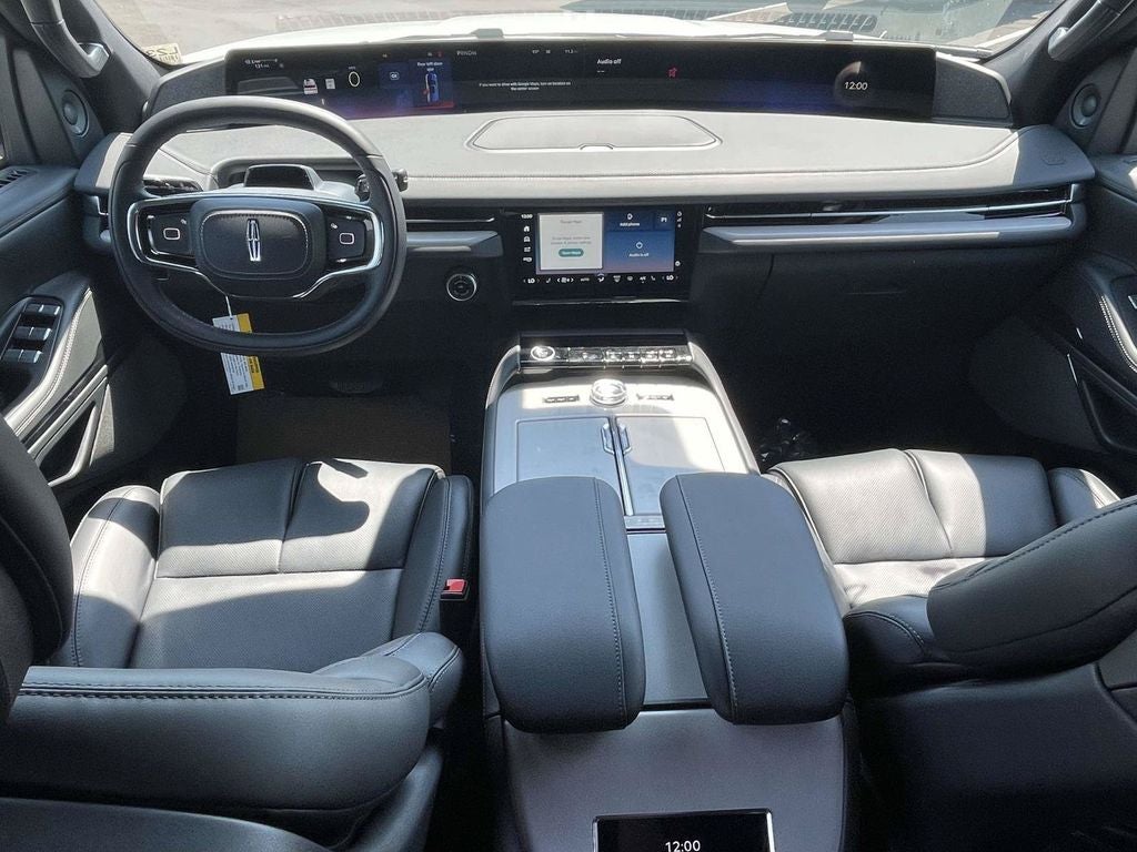 2027 Lincoln Navigator L Reserve