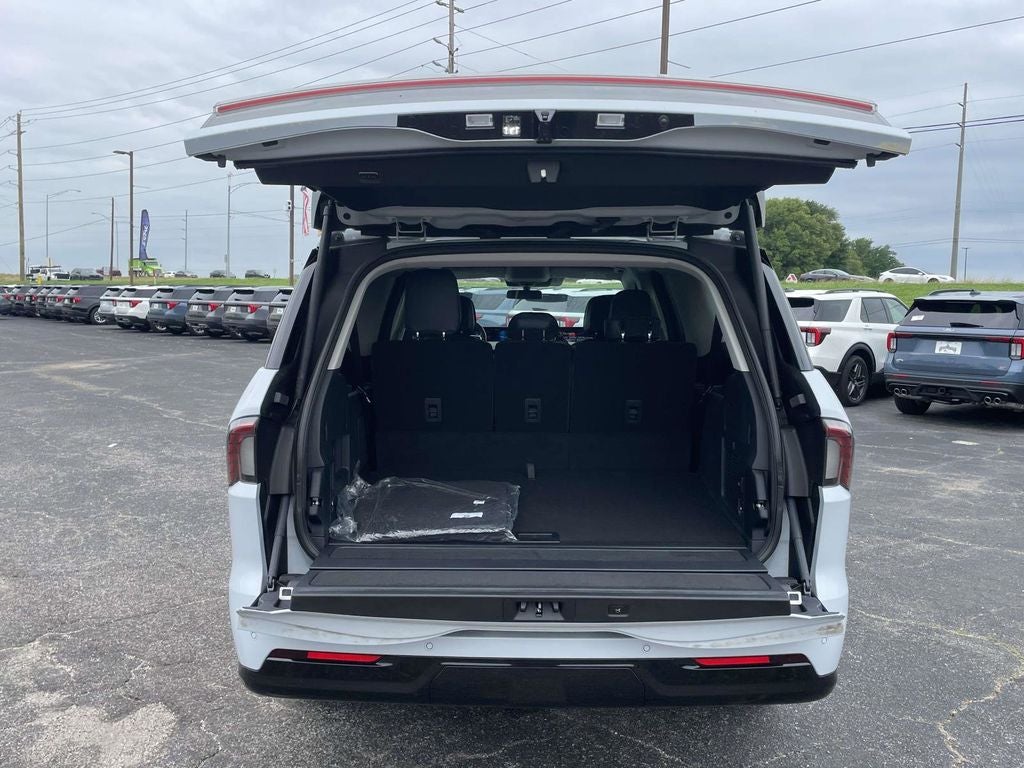 2026 Lincoln Navigator L Premiere