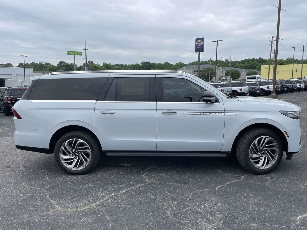 2026 Lincoln Navigator L Premiere