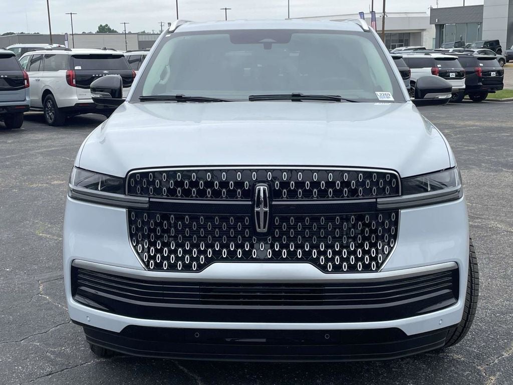 2026 Lincoln Navigator L Premiere