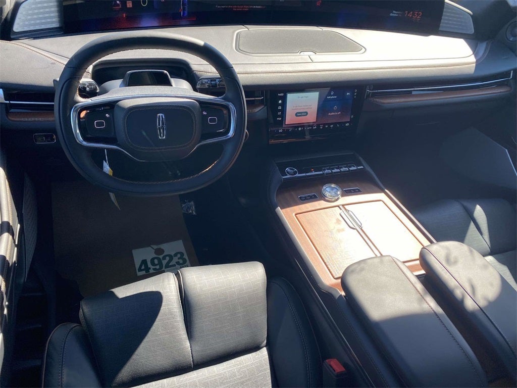 2025 Lincoln Navigator L Black Label