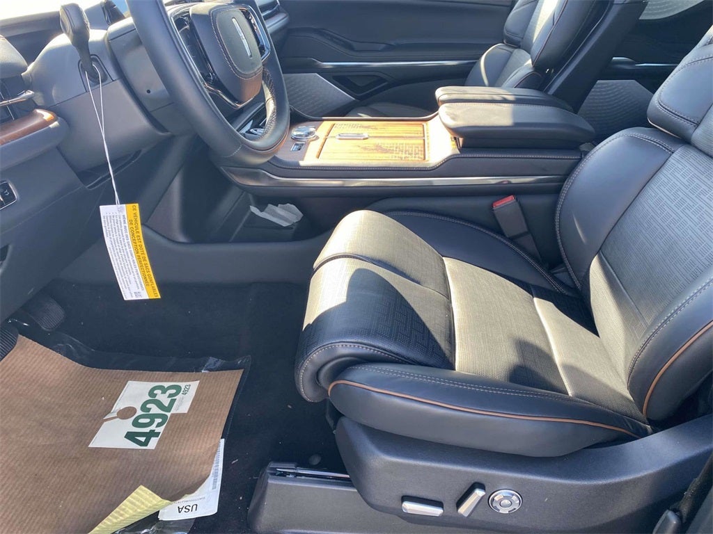 2025 Lincoln Navigator L Black Label