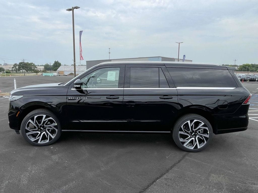2027 Lincoln Navigator L Black Label