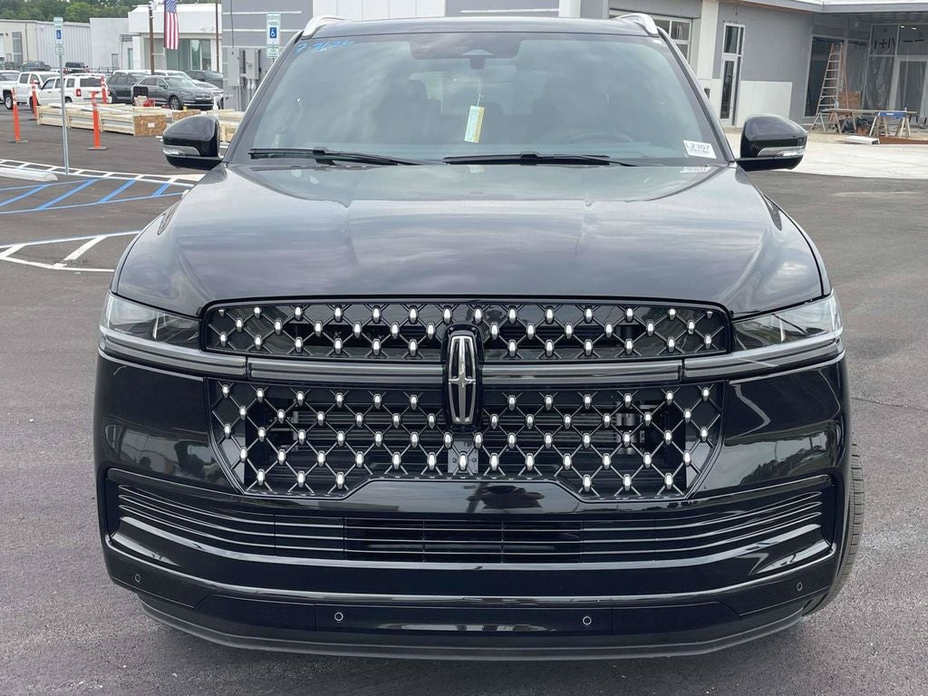 2027 Lincoln Navigator L Black Label