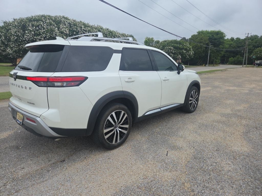 2023 Nissan Pathfinder Platinum