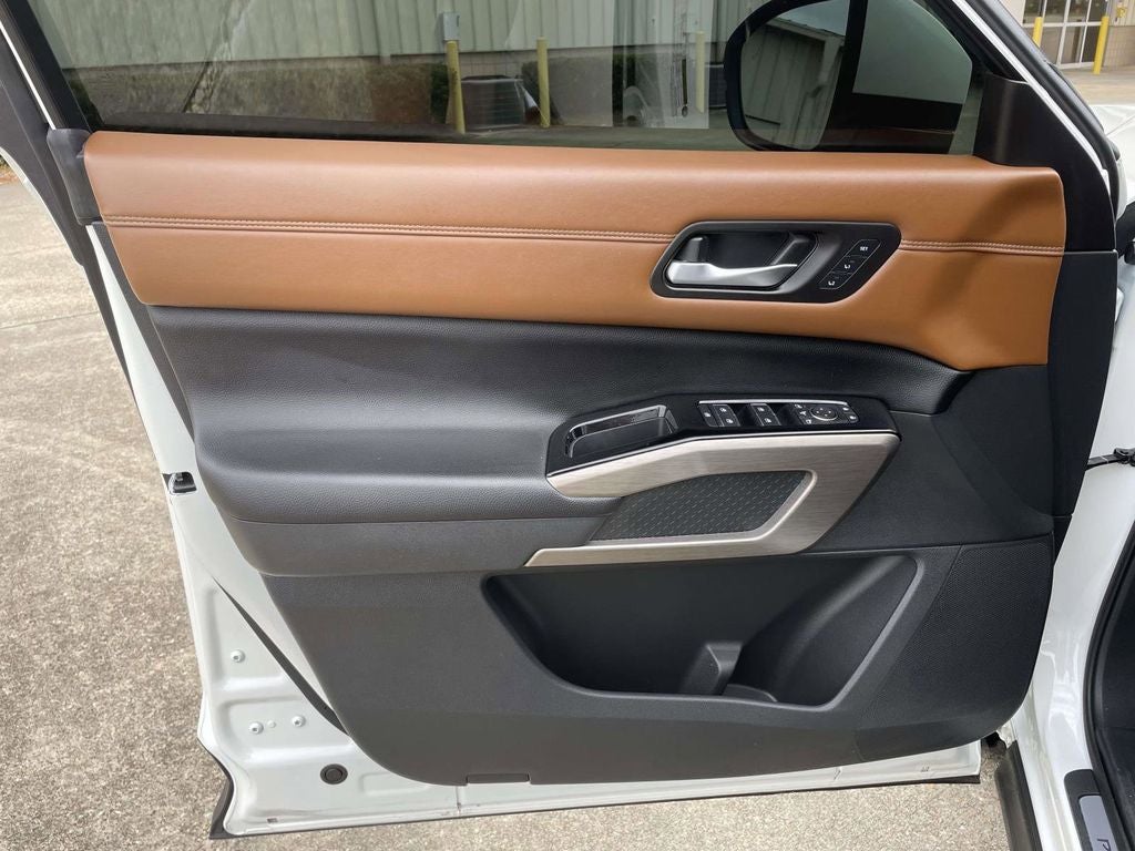 2024 Nissan Pathfinder Platinum