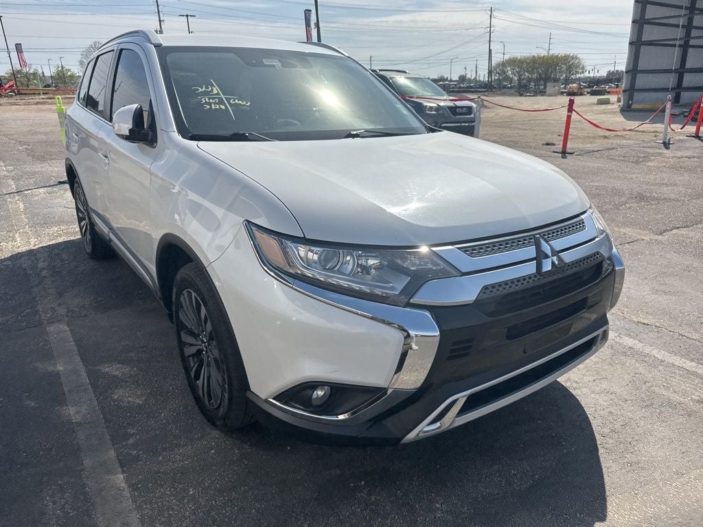 2020 Mitsubishi Outlander Base