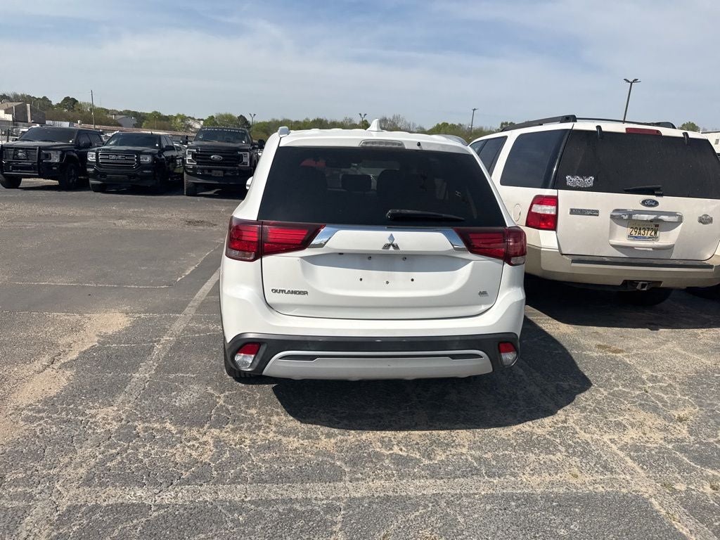 2020 Mitsubishi Outlander Base
