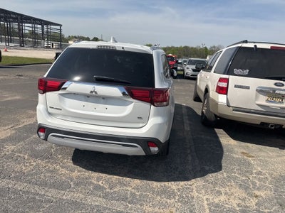 2020 Mitsubishi Outlander Base