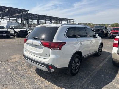 2020 Mitsubishi Outlander Base