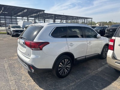 2020 Mitsubishi Outlander Base