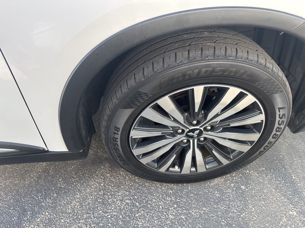 2020 Mitsubishi Outlander Base