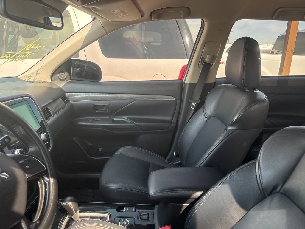 2020 Mitsubishi Outlander Base