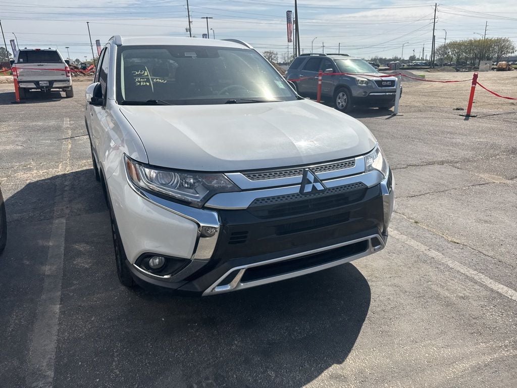2020 Mitsubishi Outlander Base