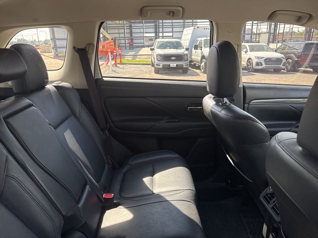 2020 Mitsubishi Outlander Base