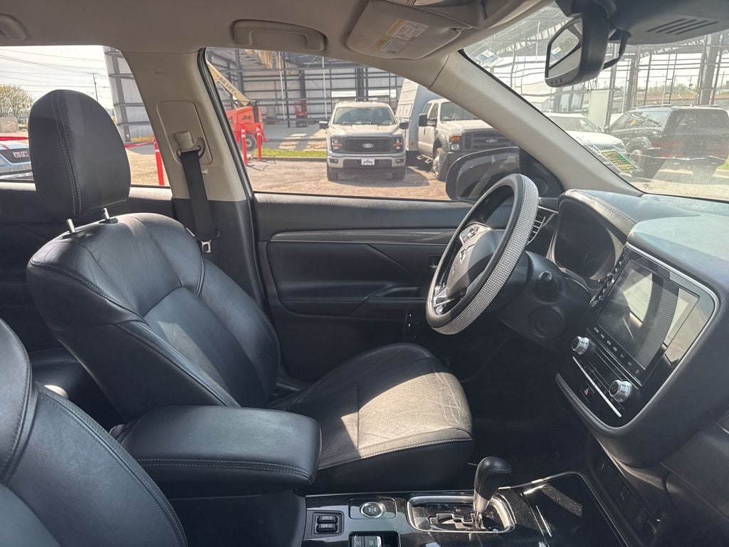 2020 Mitsubishi Outlander Base