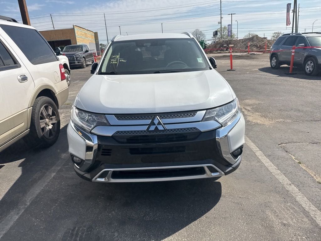 2020 Mitsubishi Outlander Base