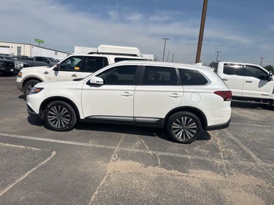 2020 Mitsubishi Outlander Base