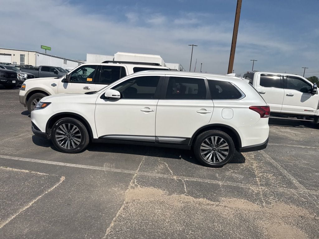 2020 Mitsubishi Outlander Base