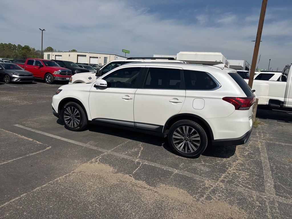 2020 Mitsubishi Outlander Base